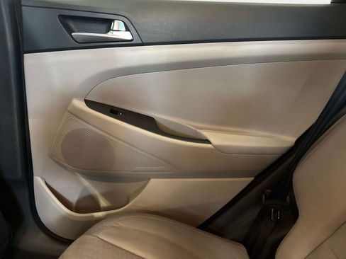 Used 2019 Hyundai Tucson SE image 15