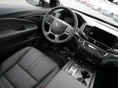 Certified 2025 Honda Ridgeline TrailSport image 9