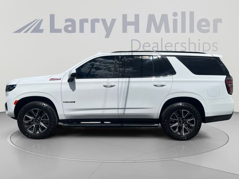 Used 2022 Chevrolet Tahoe Z71 w/ Luxury Package AWD/4WD image 2