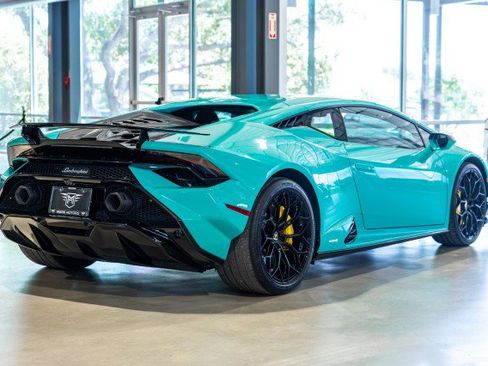 Used 2023 Lamborghini Huracan Tecnica RWD image 6