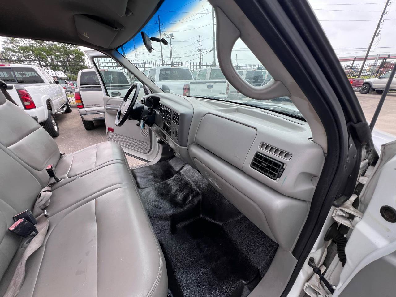 Used 2001 Ford F350 XL RWD image 65