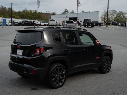 Used 2023 Jeep Renegade Latitude w/ Sun/Sound Group image 10