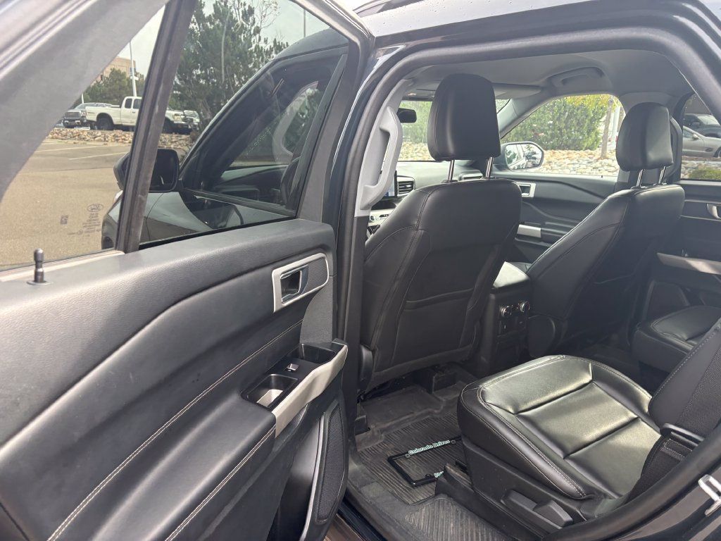 Used 2022 Ford Explorer XLT w/ Equipment Group 202A AWD/4WD image 25