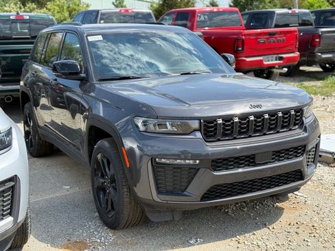 New 2026 Jeep Grand Cherokee Limited w/ Limited Altitude Package AWD/4WD image 4