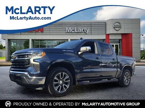 Used 2022 Chevrolet Silverado 1500 LT AWD/4WD image 1