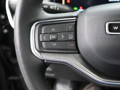 Used 2024 Jeep Wagoneer Series II AWD/4WD image 41