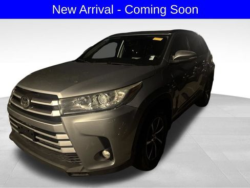 Used 2019 Toyota Highlander XLE AWD/4WD image 1