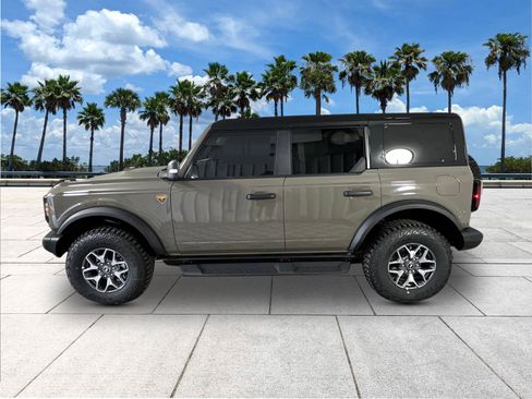 New 2025 Ford Bronco Badlands image 6