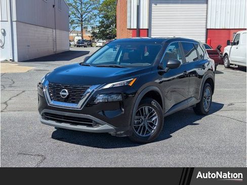 Used 2023 Nissan Rogue S image 1
