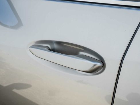 Used 2019 Lexus UX 200 image 40