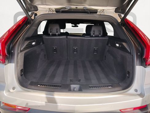 Used 2019 Cadillac XT4 Premium Luxury w/ Cold Weather Package FWD image 13