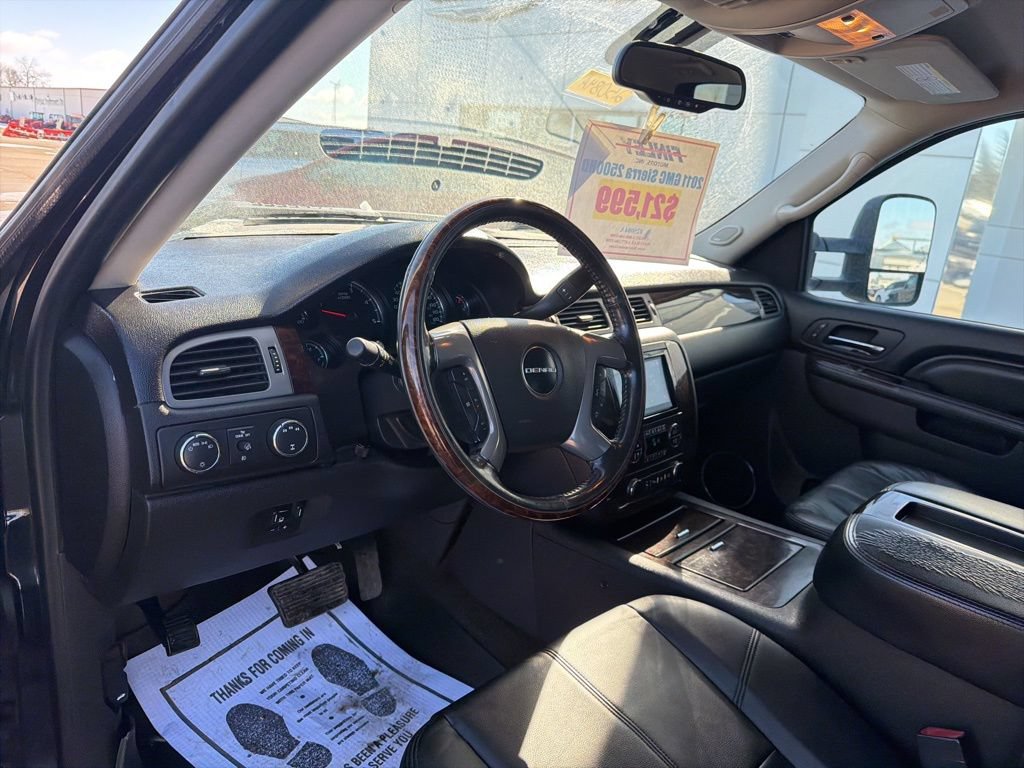 Used 2011 GMC Sierra 2500 Denali w/ Suspension Package, Off-Road AWD/4WD image 13