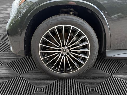 New 2025 Mercedes-Benz GLC 300 4MATIC image 9