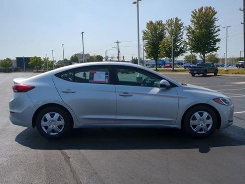 Used 2017 Hyundai Elantra SE image 6