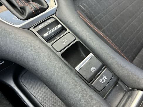 Used 2024 Honda HR-V Sport image 38
