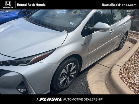 Used 2018 Toyota Prius Prime Advanced image 1