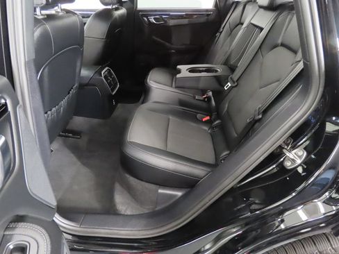 Certified 2026 Porsche Macan AWD/4WD image 43