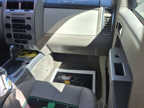 Used 2010 Mercury Mariner Premier AWD/4WD image 9