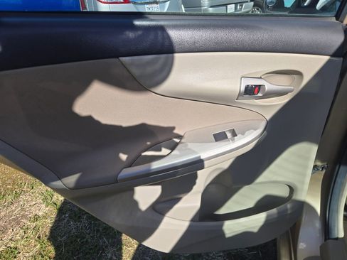 Used 2013 Toyota Corolla LE w/ Premium Pkg image 12