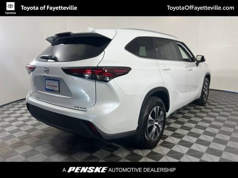 Used 2026 Toyota Highlander XLE AWD/4WD image 5