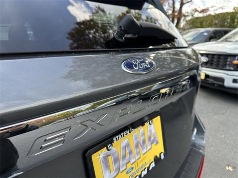 Certified 2022 Ford Explorer XLT image 46