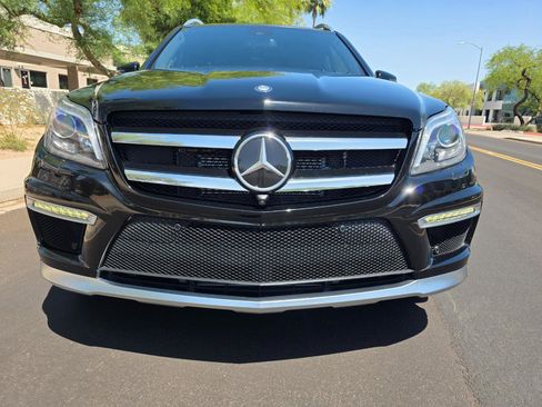Used 2015 Mercedes-Benz GL 63 AMG 4MATIC image 9
