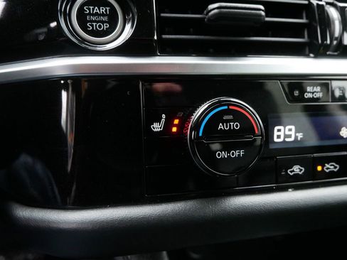 Used 2022 Nissan Pathfinder SL image 24