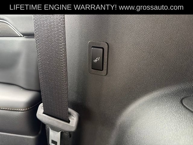 Used 2024 GMC Yukon XL AT4 w/ Technology Package AWD/4WD image 25