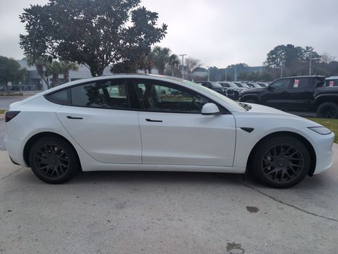 Used 2025 Tesla Model 3 Long Range image 11