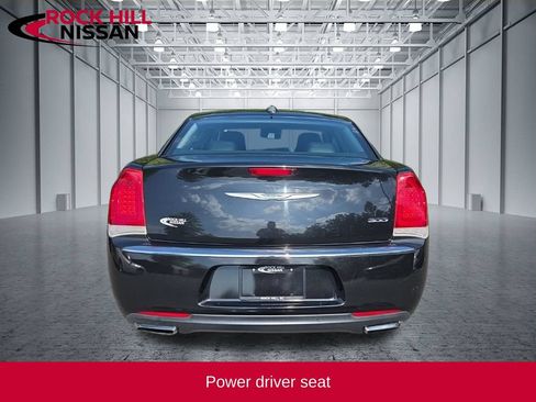 Used 2015 Chrysler 300 Limited RWD image 6