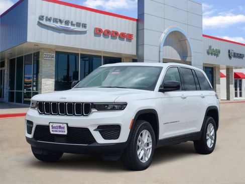 New 2026 Jeep Grand Cherokee Laredo X AWD/4WD image 2