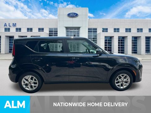 Used 2025 Kia Soul LX w/ LX Technology Package FWD image 4