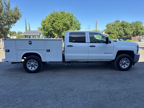 Used 2018 Chevrolet Silverado 3500 W/T RWD image 6