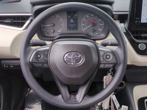 Used 2025 Toyota Corolla LE image 23
