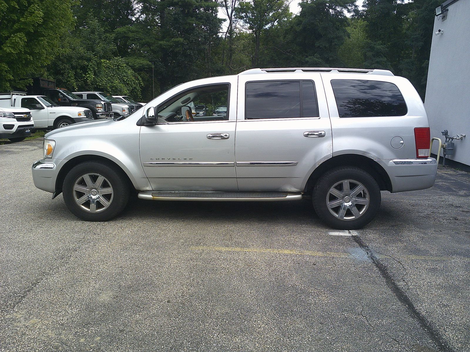 Used 2008 Chrysler Aspen Limited w/ Popular Equipment Group AWD/4WD image 8
