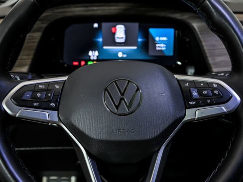 Certified 2024 Volkswagen Atlas SEL Premium R-Line AWD/4WD image 18