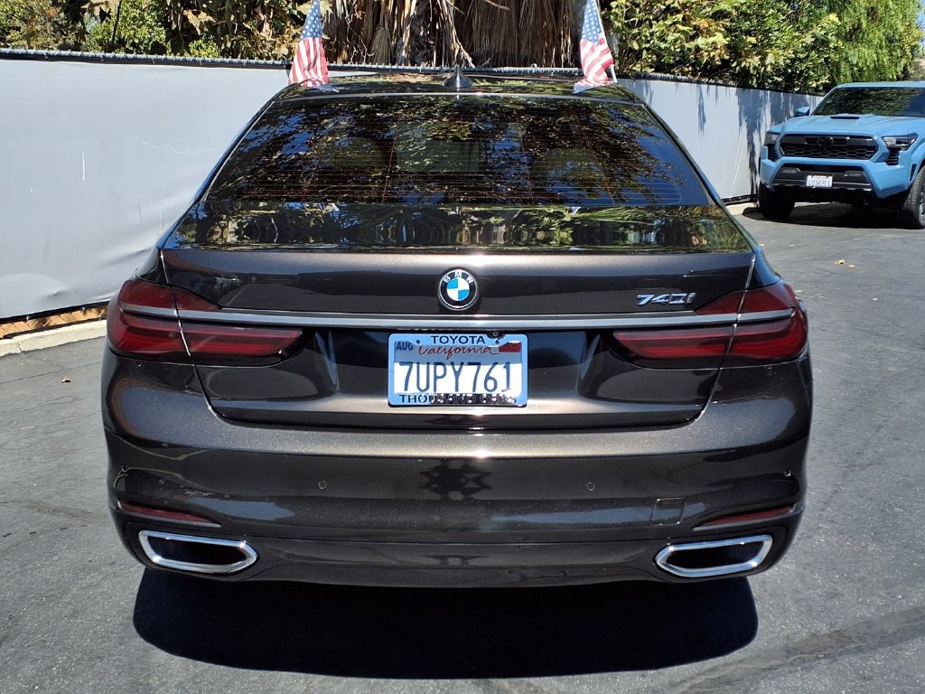 Used 2016 BMW 740i RWD image 7