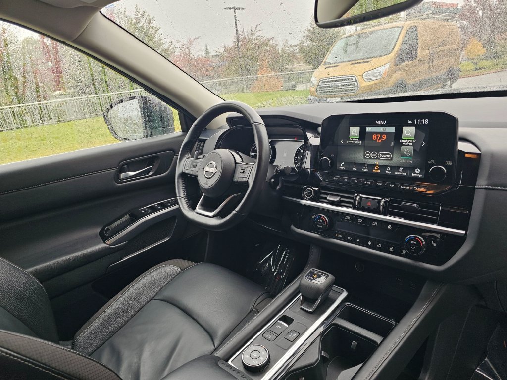 Used 2022 Nissan Pathfinder SL AWD/4WD image 10