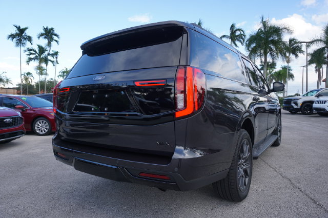 Used 2026 Ford Expedition Max Platinum w/ Stealth Appearance Package AWD/4WD image 7