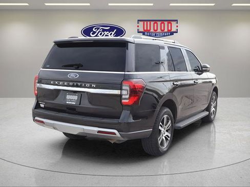 Used 2024 Ford Expedition Limited AWD/4WD image 3