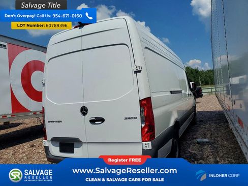 Used 2025 Mercedes-Benz Sprinter 2500 image 4