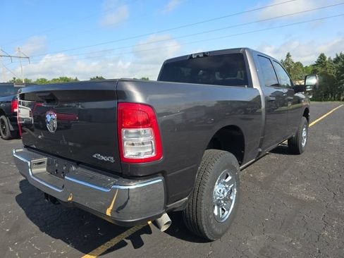 New 2024 RAM 3500 Tradesman w/ Chrome Appearance Group AWD/4WD image 7