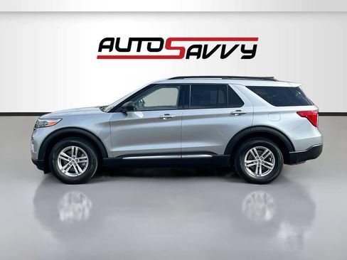 Used 2024 Ford Explorer XLT w/ Equipment Group 202A RWD image 4