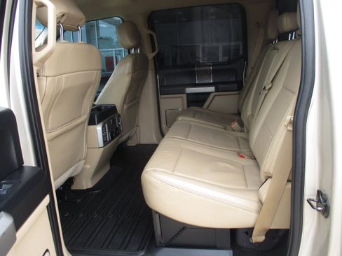 Used 2017 Ford F250 Lariat w/ Lariat Value Package image 5