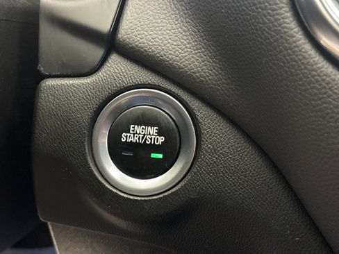 Used 2022 Chevrolet Equinox LT image 22