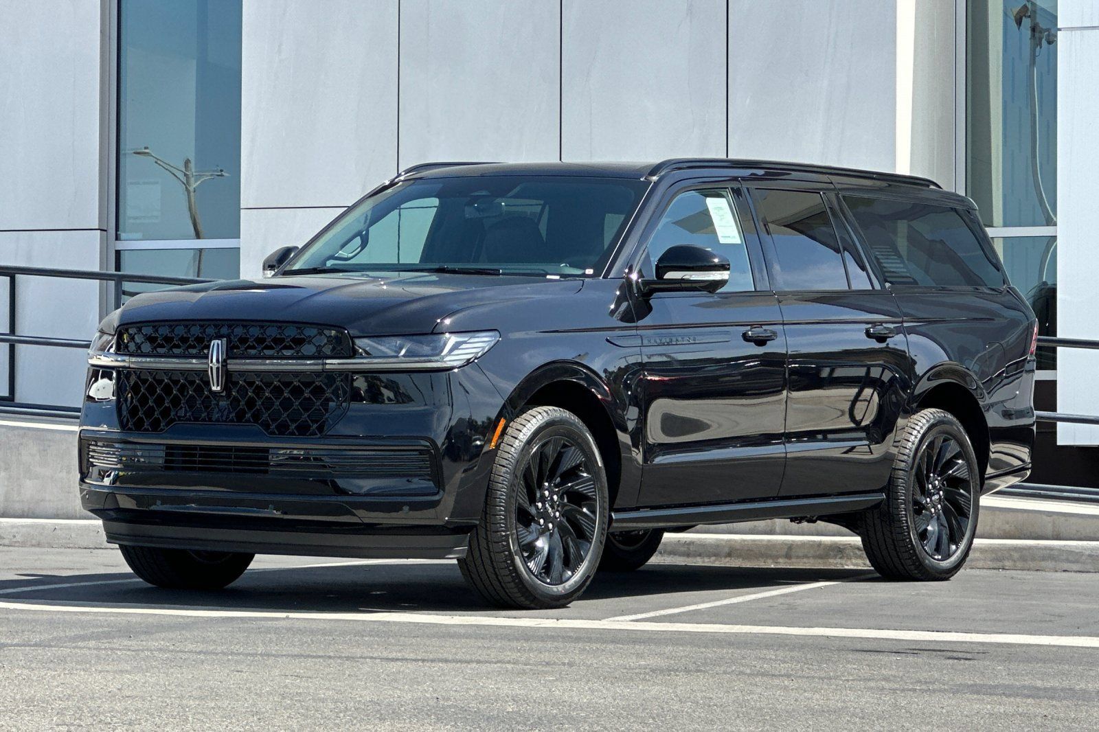 New 2027 Lincoln Navigator L Reserve w/ Jet Appearance Package AWD/4WD image 7
