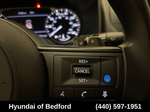 Used 2024 Nissan Rogue SV AWD/4WD image 17