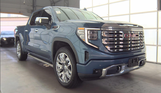 Used 2024 GMC Sierra 1500 Denali w/ Denali Reserve Package AWD/4WD image 4