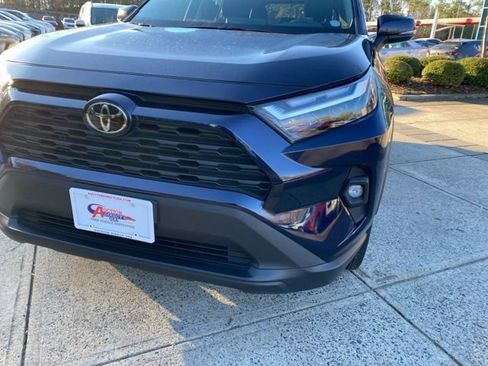 Used 2022 Toyota RAV4 XLE Premium AWD/4WD image 16