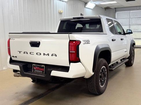 Used 2026 Toyota Tacoma TRD Off-Road AWD/4WD image 6